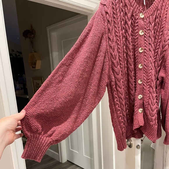 SOLD!! Free people Oversized Cable Knit Cardigan XL - Picture 5 of 7